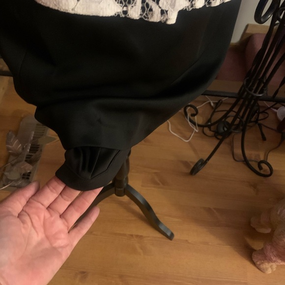 Little Black and White dress - Picture 3 of 9